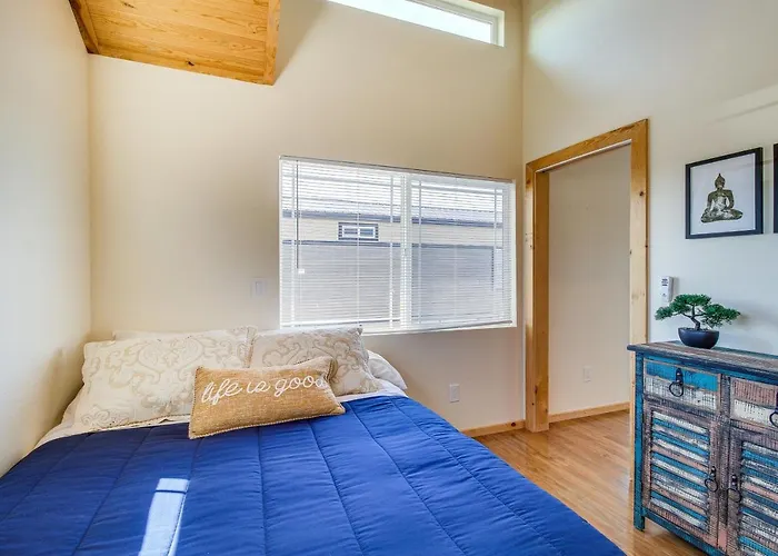 2 Mi To Rainbow Lake: Lovely Lakeside Tiny Casa vacanze