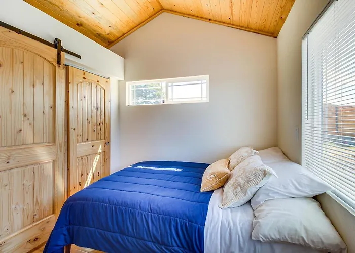 2 Mi To Rainbow Lake: Lovely Lakeside Tiny Casa vacanze